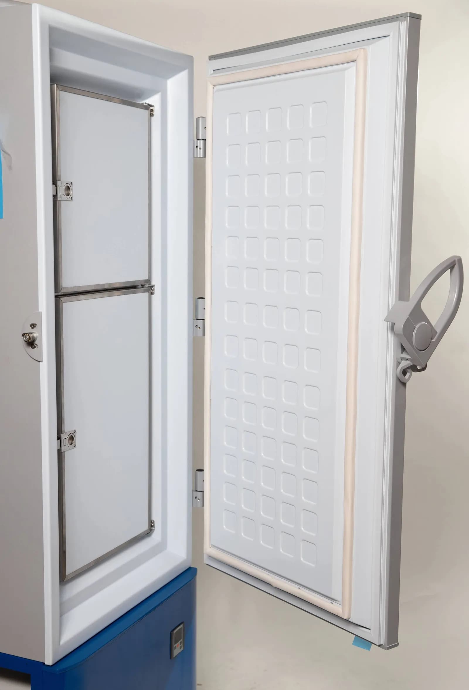 Ultra-low temperature freezer ULV-200